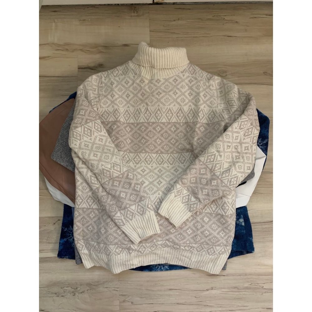Turtle Neck Sweater - Picture 4 of 4